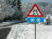 Pericolo strada ghiacciata